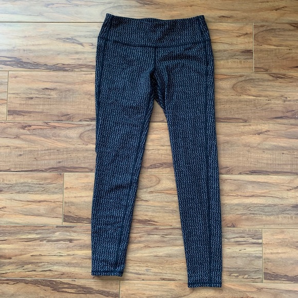 SOLD $74 ATHLETA Chaturanga Heartbeat Tights - Picture 3 of 8